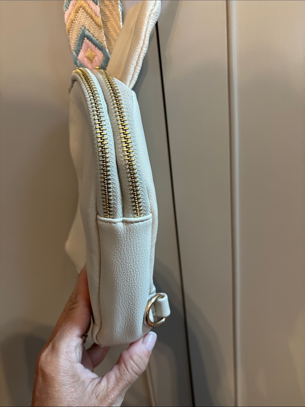 iMadison West Clean Mini Sling Bag - Picture 5 of 10